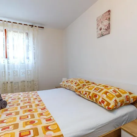 Guest house Slavko 638 Pula